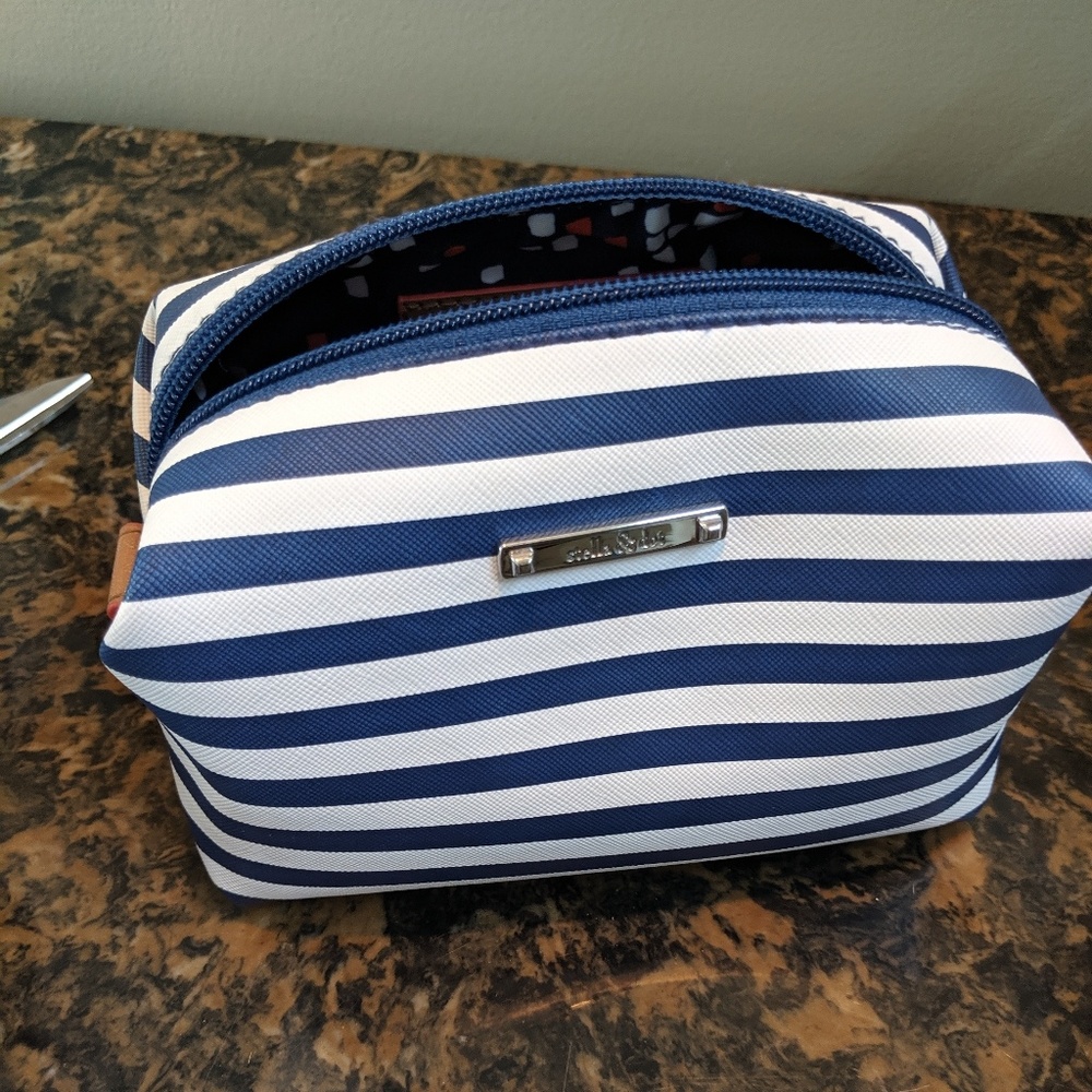 Small Stella and Dot travel pouch